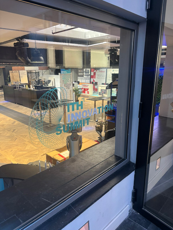 Detalle del montaje y la producción creativa del evento ITH Innovation