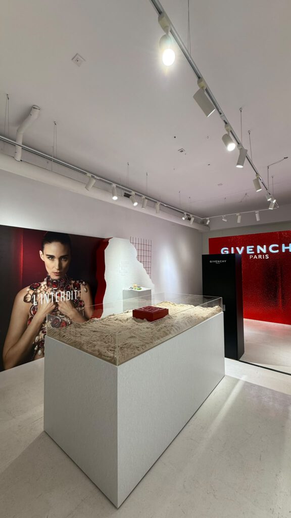 Pop-up experiencial de Givenchy Elixir en Madrid, producido y montado por Dejavu Project.