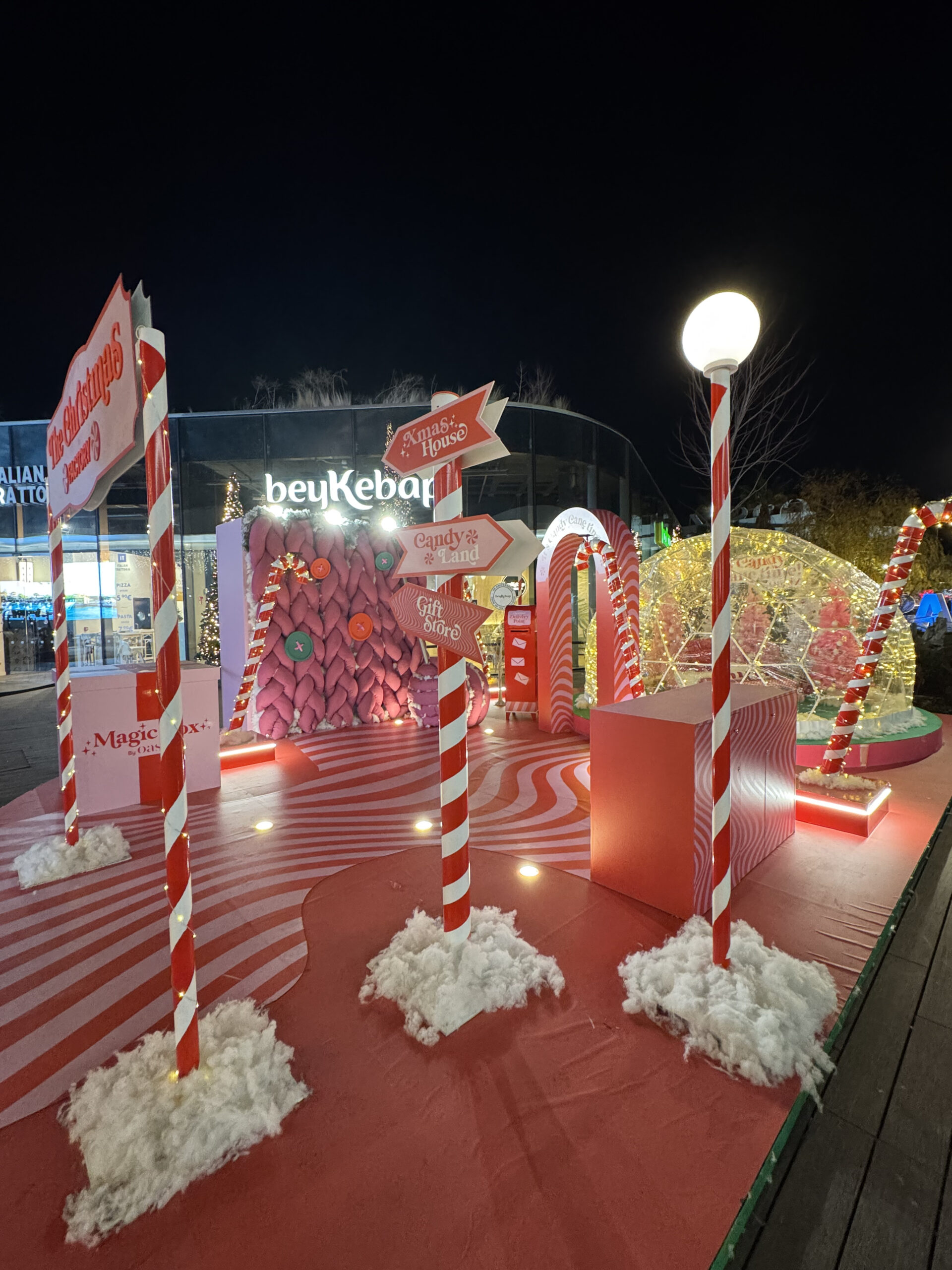 Oasiz Madrid 2024 – Un universo navideño hecho realidad