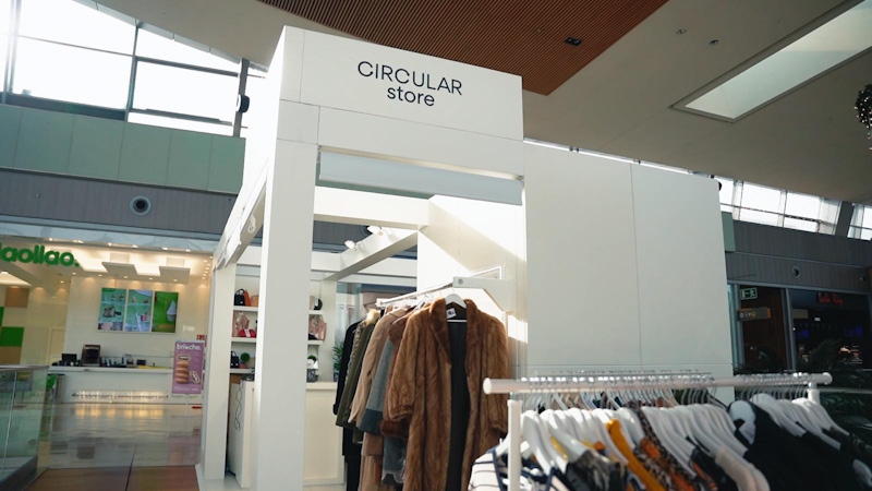 Pop-up Circular Store Puerto Venecia diseñada y producida por Dejavu Project